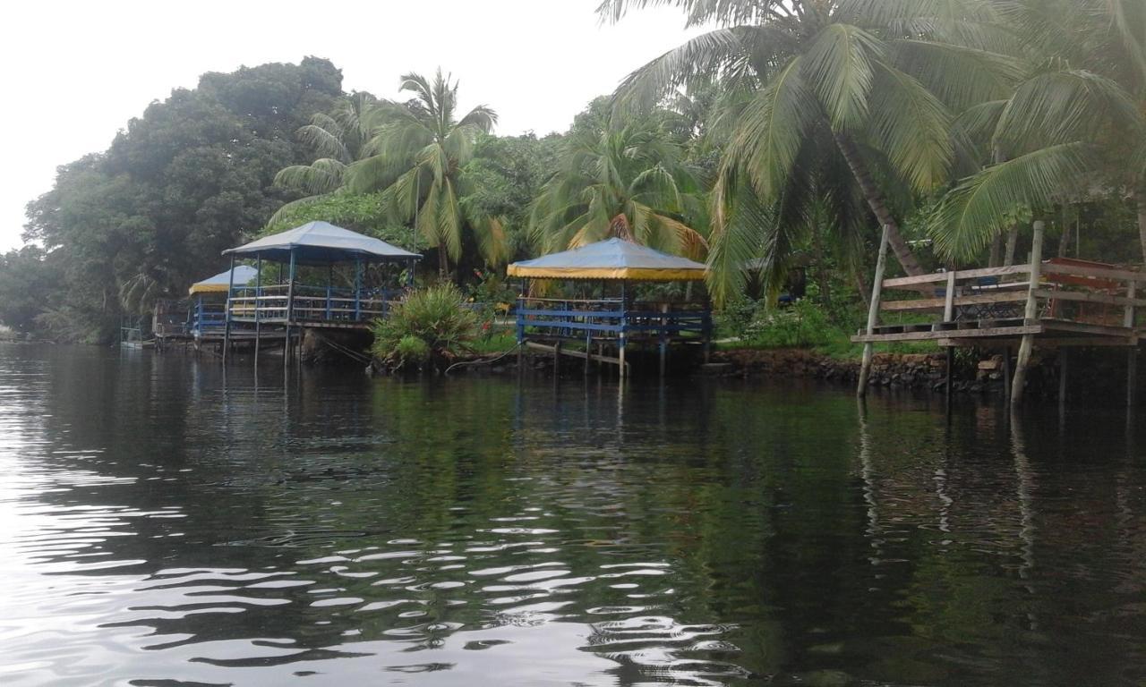 Aylos Bay Hotell Akosombo Eksteriør bilde